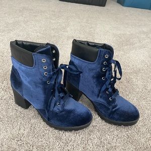 Steve Madden blue velvet Booties